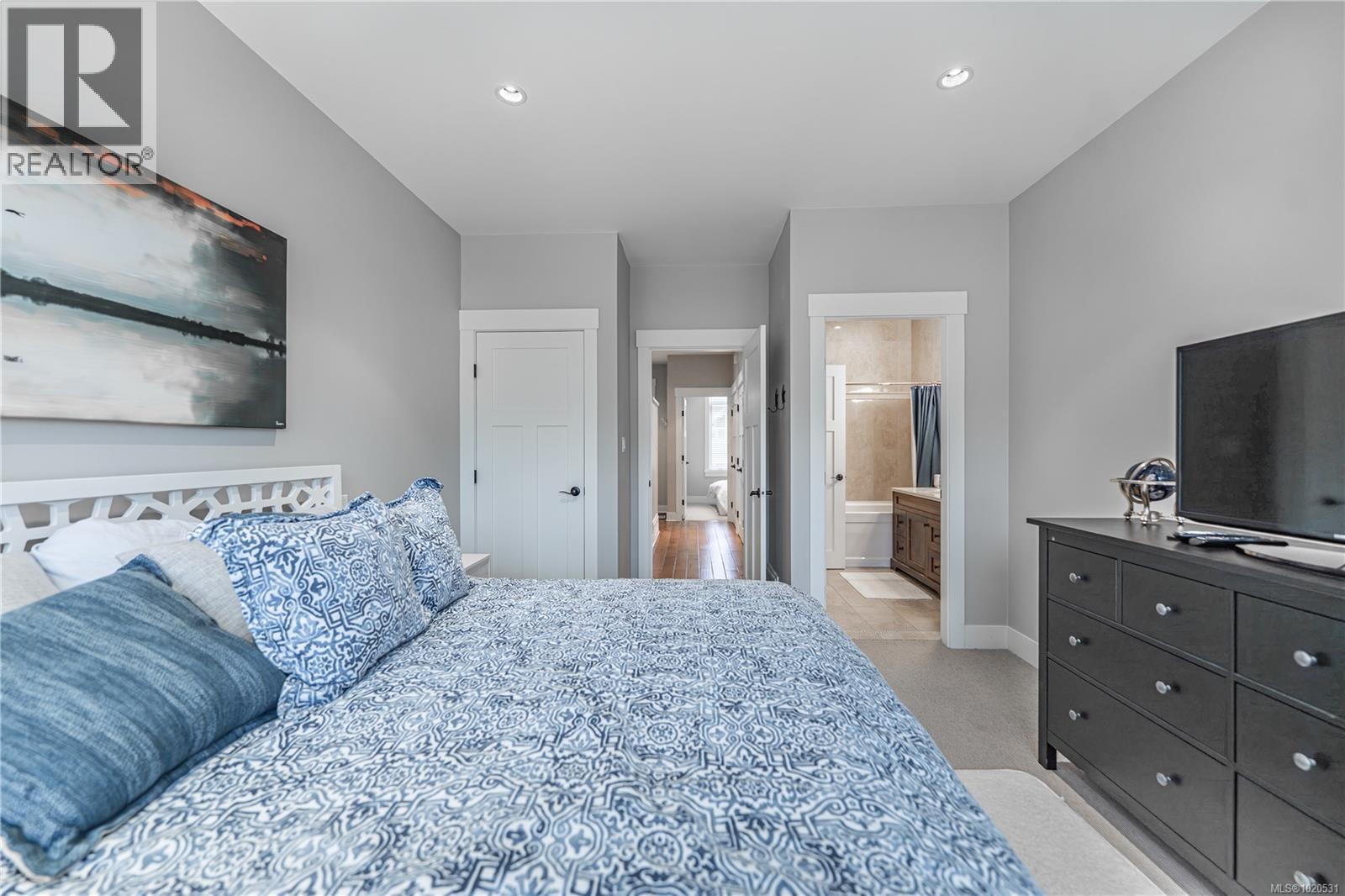 15 5251 Island Hwy W, Qualicum Beach