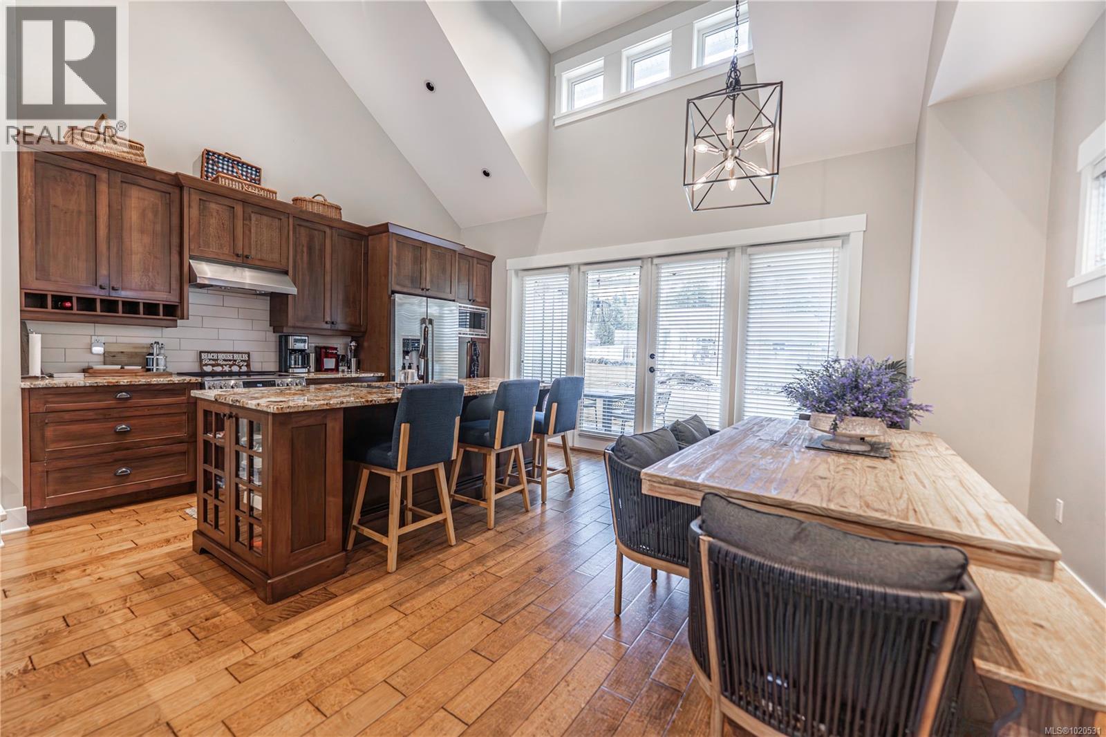 15 5251 Island Hwy W, Qualicum Beach