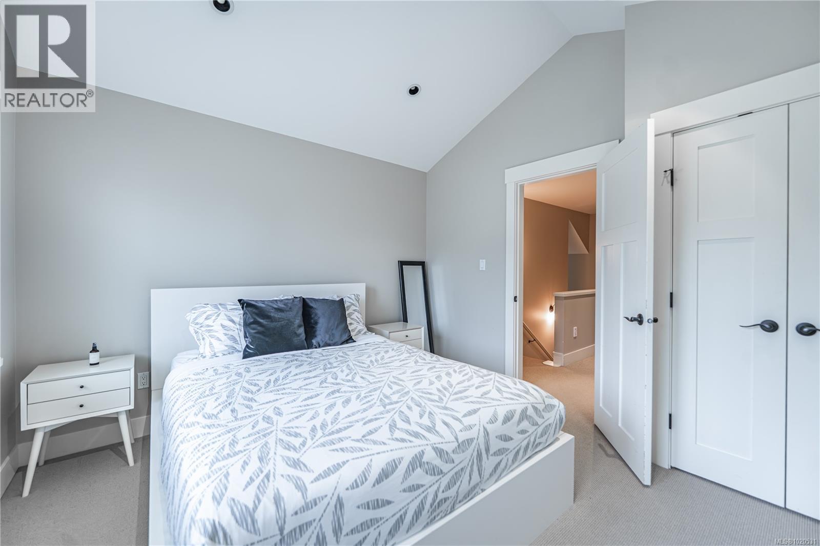 15 5251 Island Hwy W, Qualicum Beach