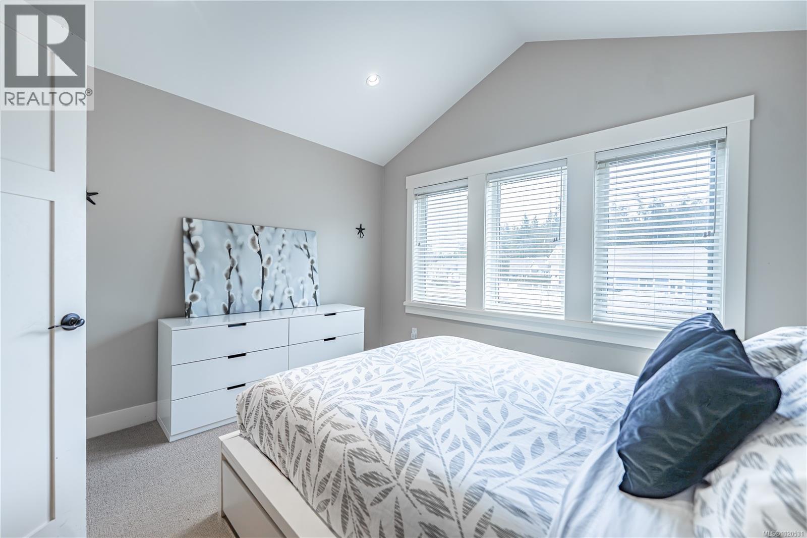 15 5251 Island Hwy W, Qualicum Beach