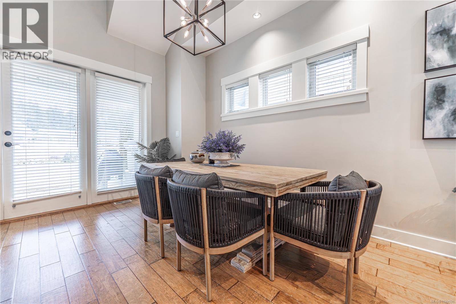 15 5251 Island Hwy W, Qualicum Beach