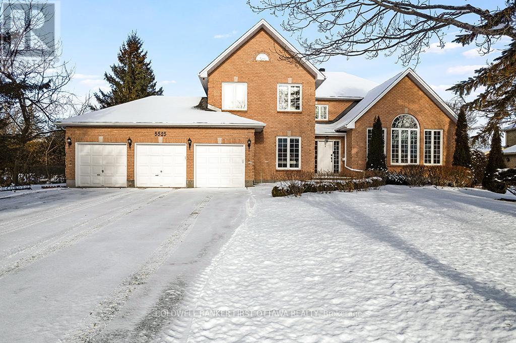 Luxury family home, 30 mins from downtown Ottawa