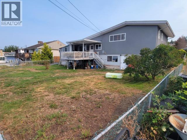4029 JOYCE AVE, Powell River