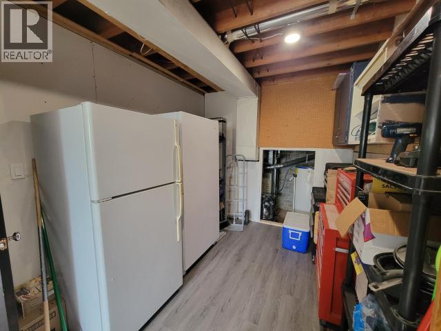 4029 JOYCE AVE, Powell River