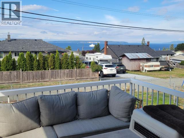 4029 JOYCE AVE, Powell River