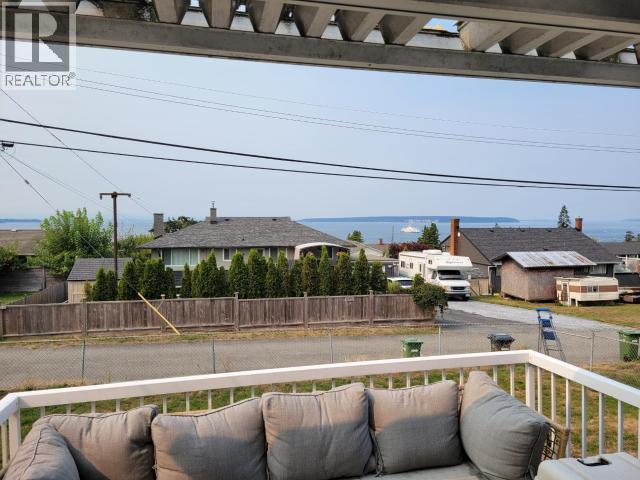 4029 JOYCE AVE, Powell River