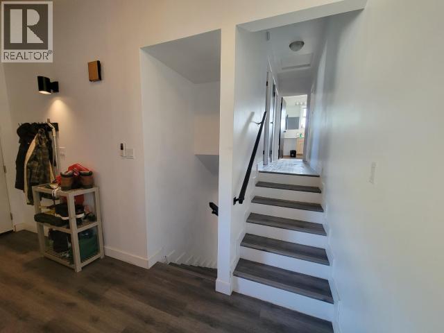 4029 JOYCE AVE, Powell River