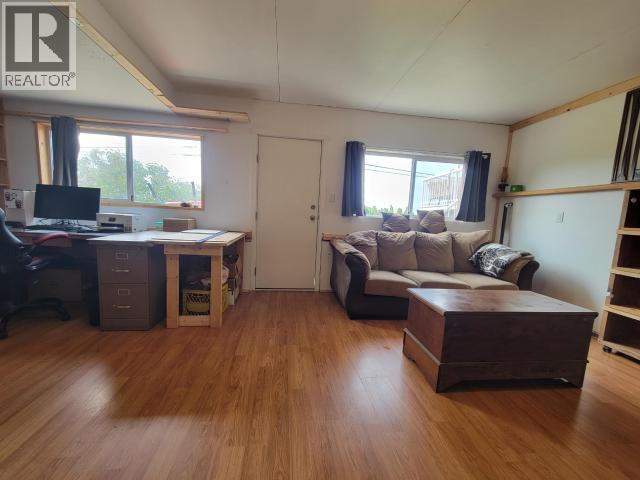 4029 JOYCE AVE, Powell River