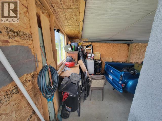 4029 JOYCE AVE, Powell River