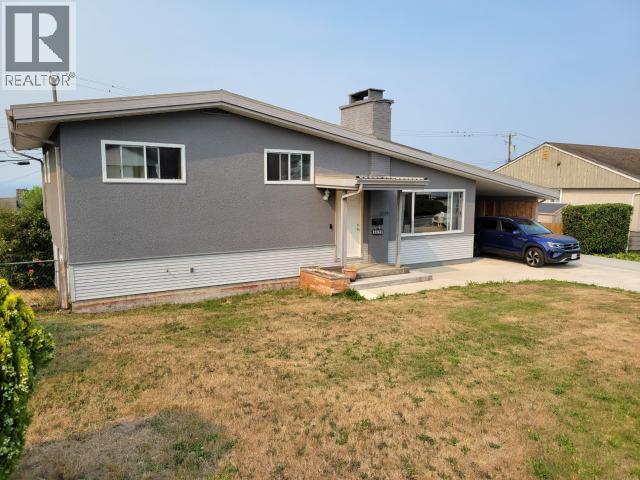 4029 JOYCE AVE, Powell River