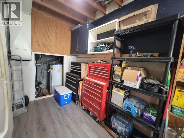 4029 JOYCE AVE, Powell River