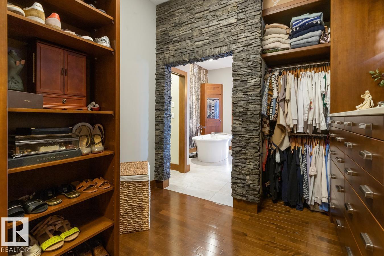 4023 WHISPERING RIVER DR NW, Edmonton