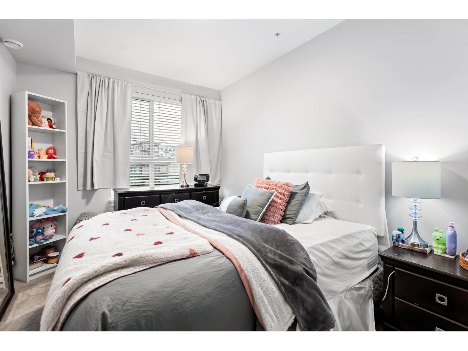 302 5486 199A STREET, Langley