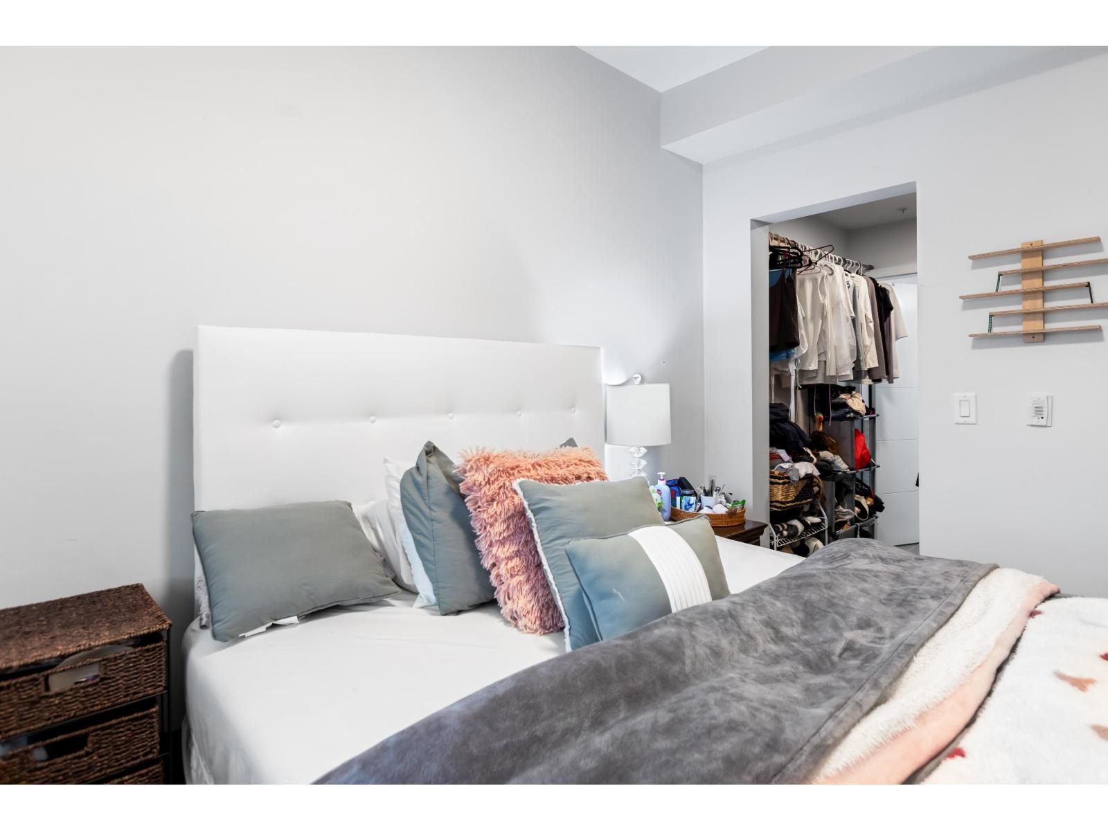 302 5486 199A STREET, Langley