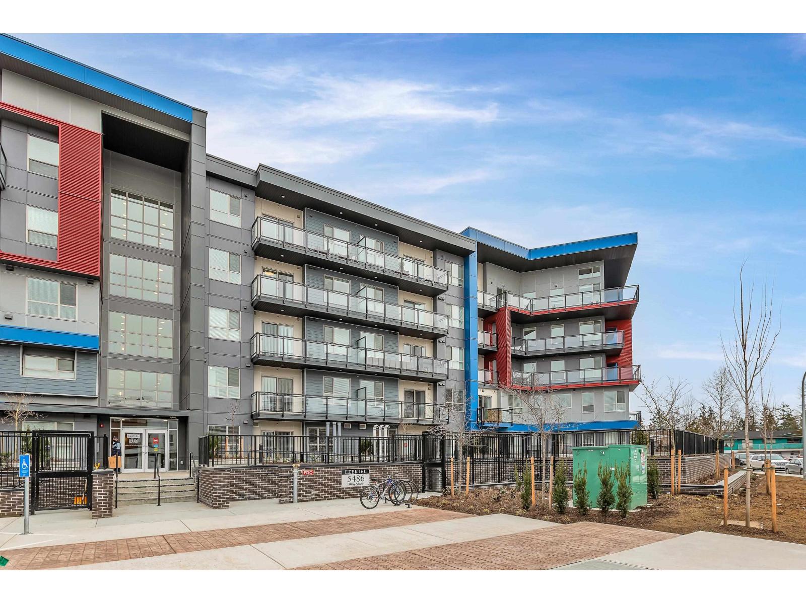 302 5486 199A STREET, Langley