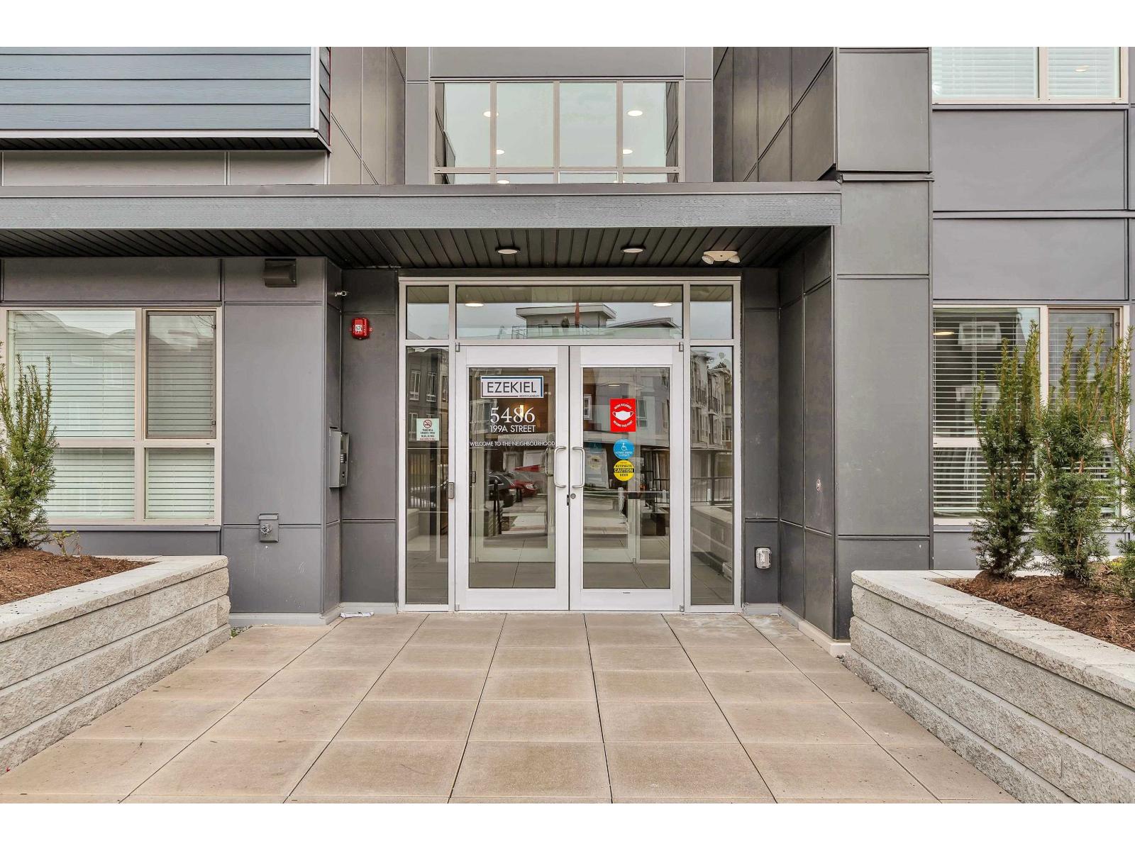 302 5486 199A STREET, Langley