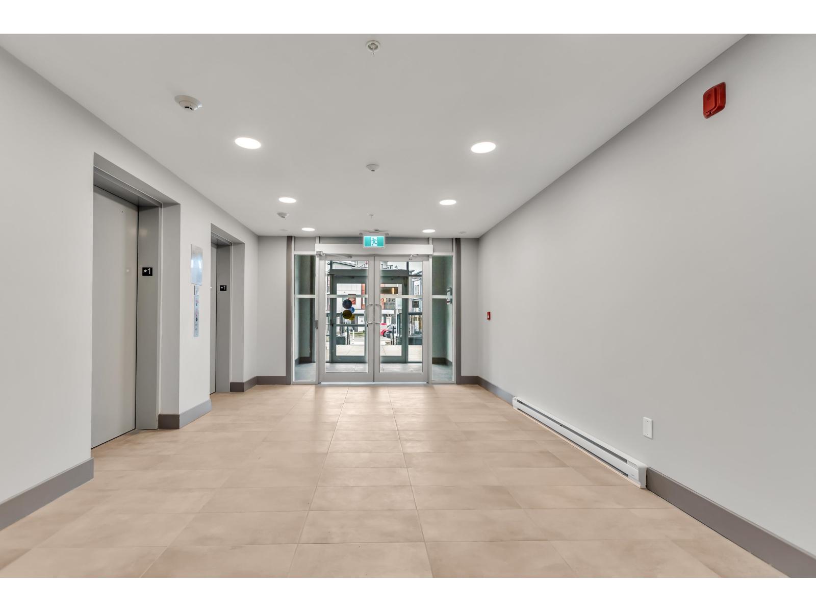 302 5486 199A STREET, Langley