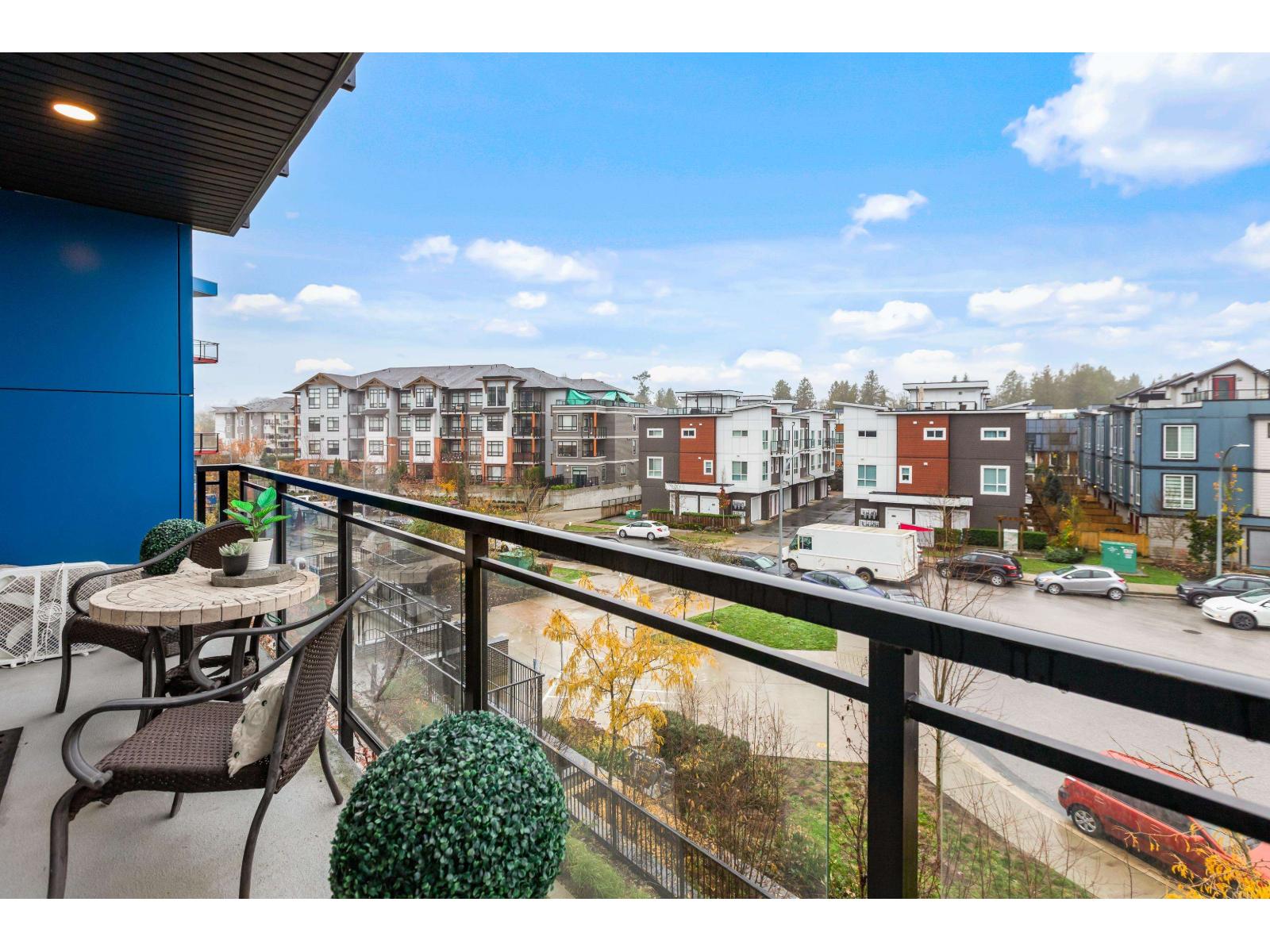 302 5486 199A STREET, Langley