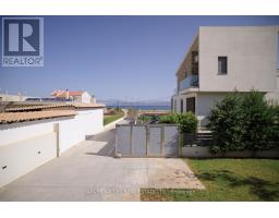 Villa 4 Imion Street, Greece, ON  Photo 15