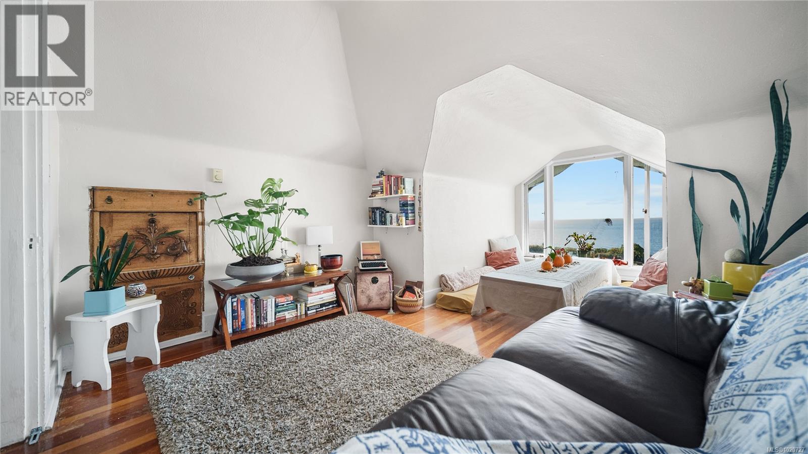  1124 Dallas Road, Victoria