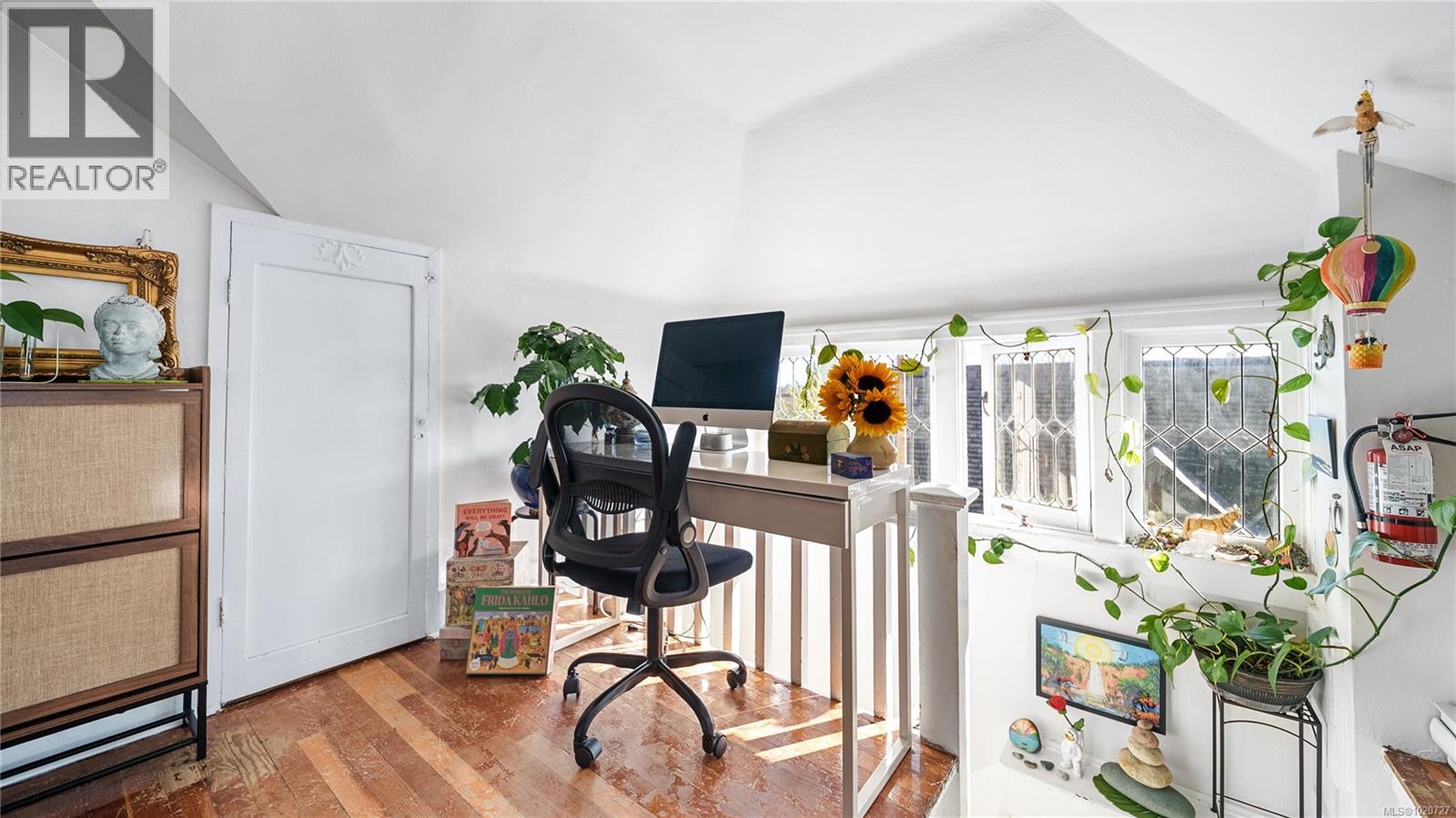  1124 Dallas Road, Victoria