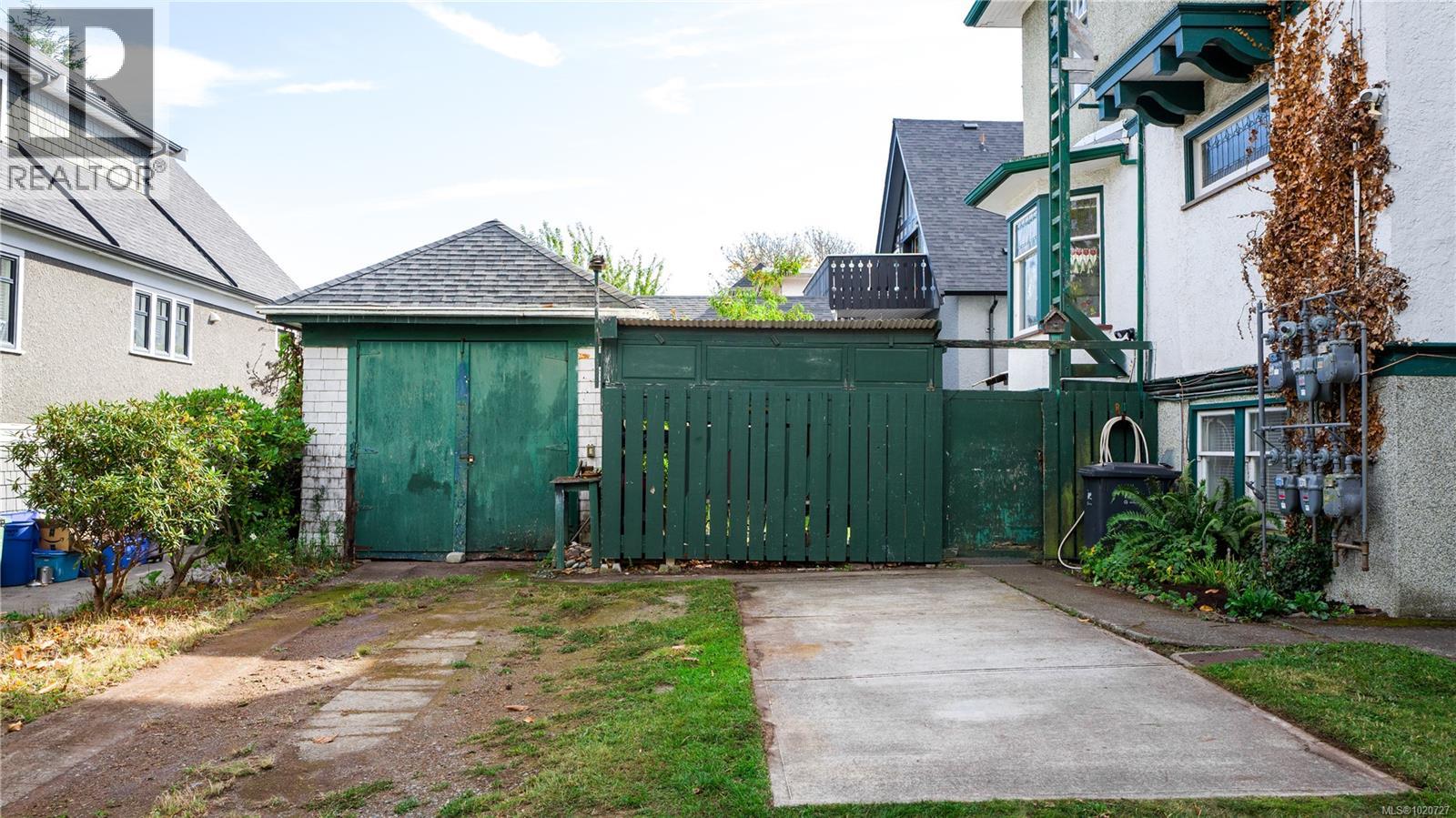  1124 Dallas Road, Victoria