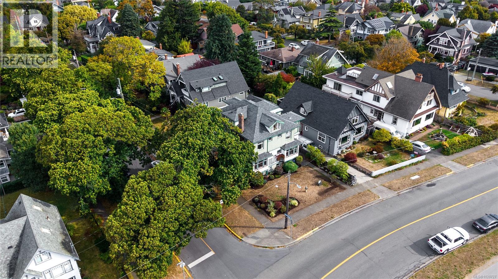  1124 Dallas Road, Victoria