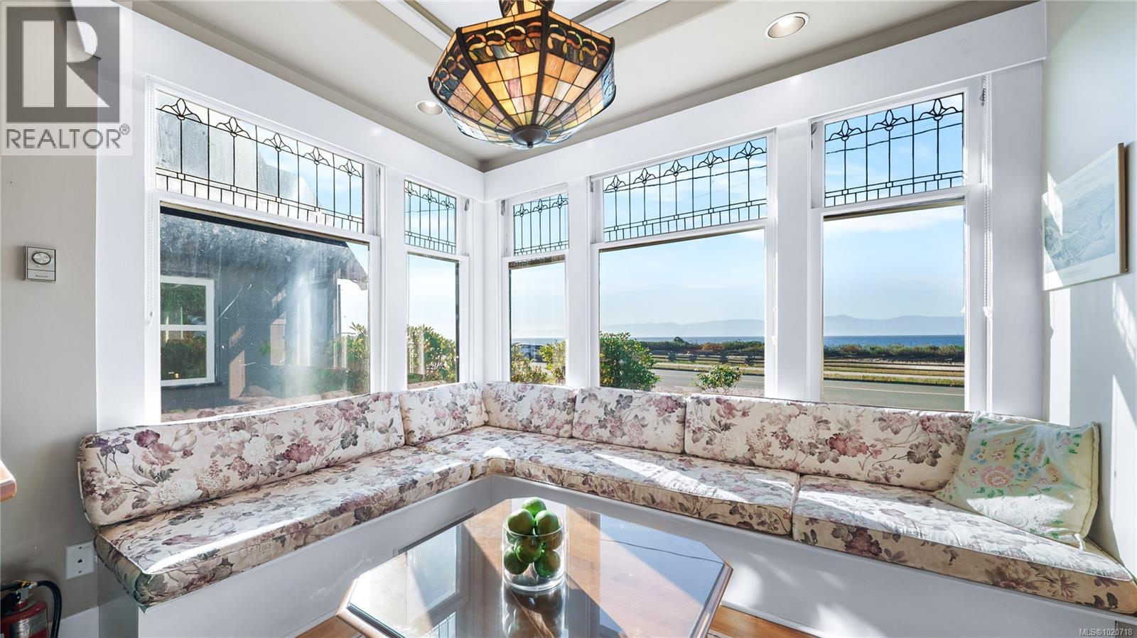 1124 Dallas Rd, Victoria