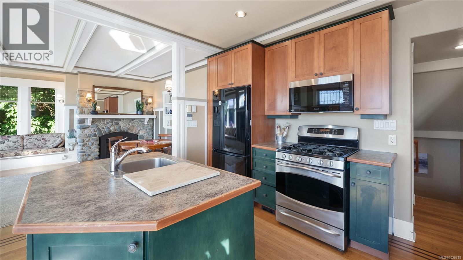 1124 Dallas Rd, Victoria