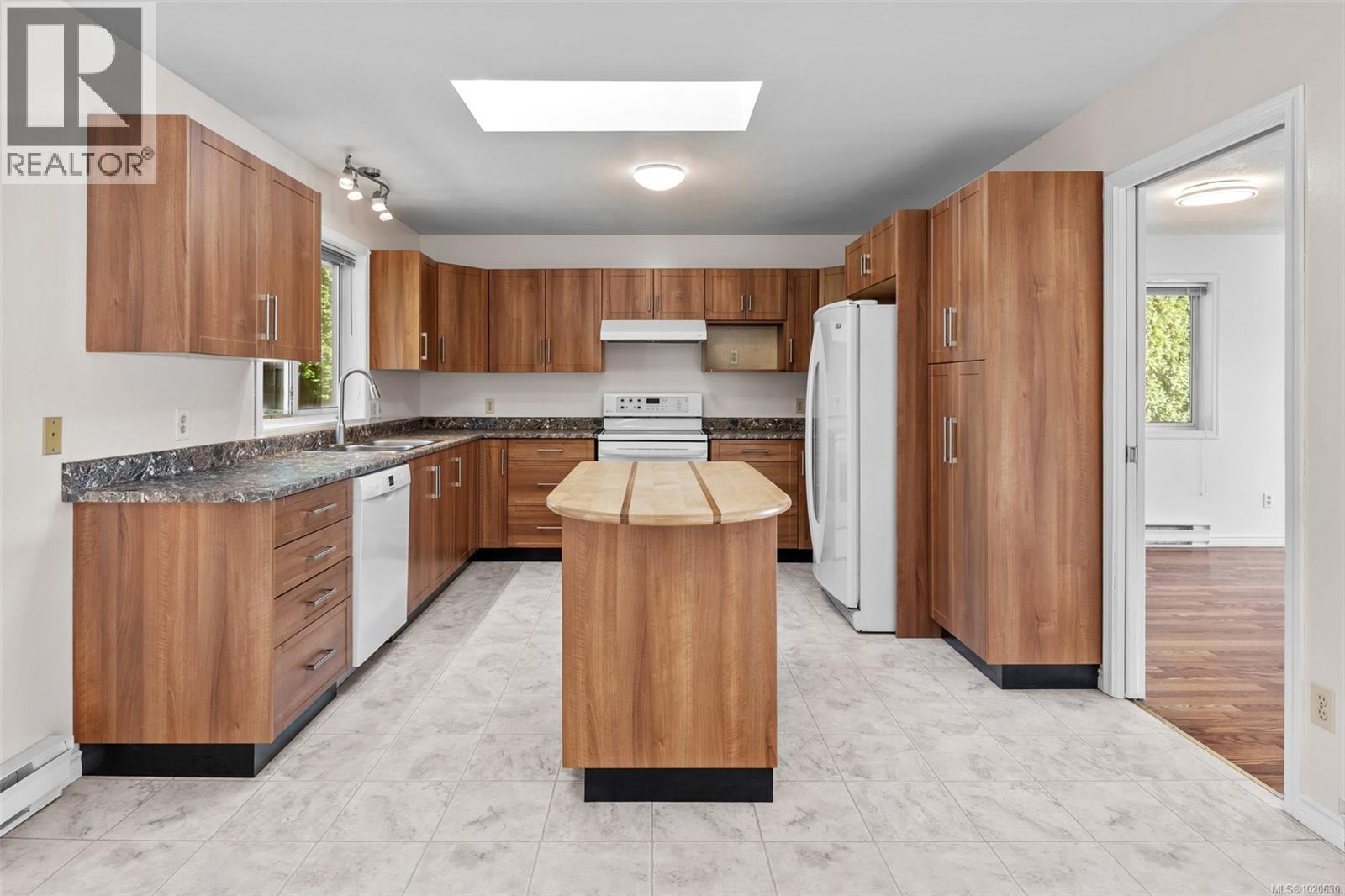 4243 Panorama Dr, Saanich