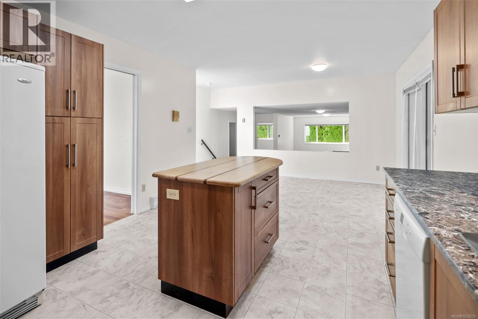 4243 Panorama Dr, Saanich