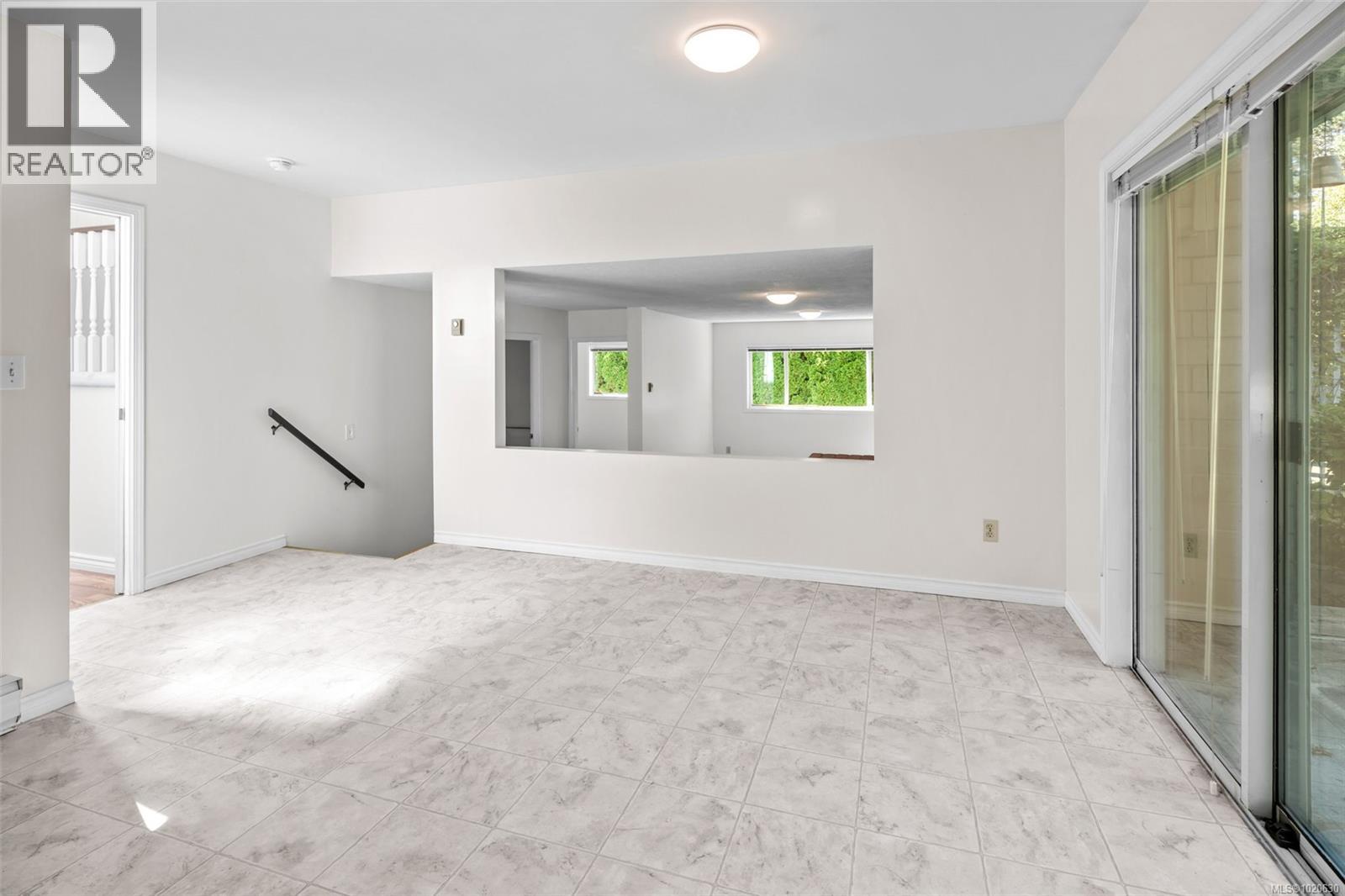 4243 Panorama Dr, Saanich