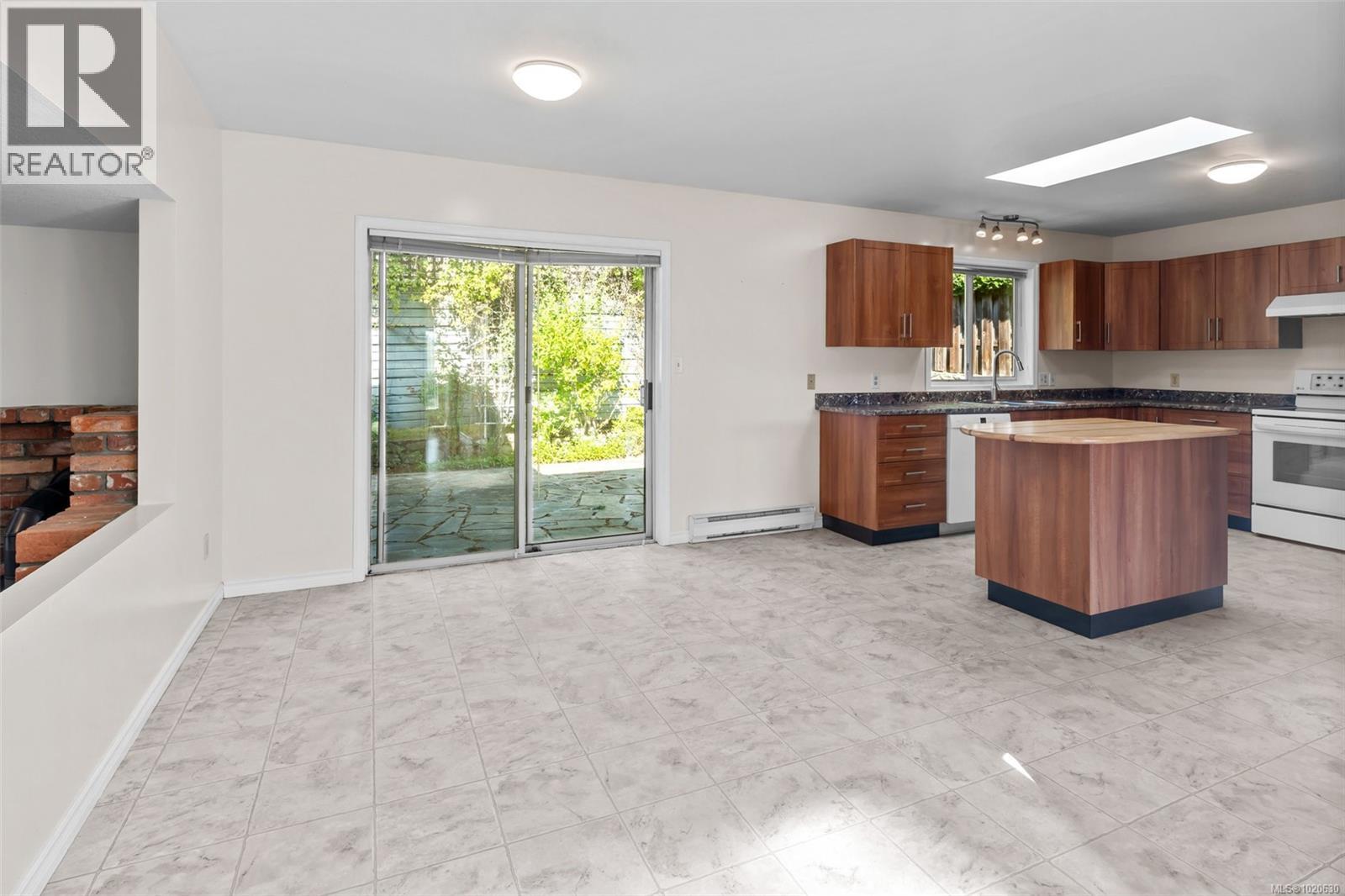 4243 Panorama Dr, Saanich