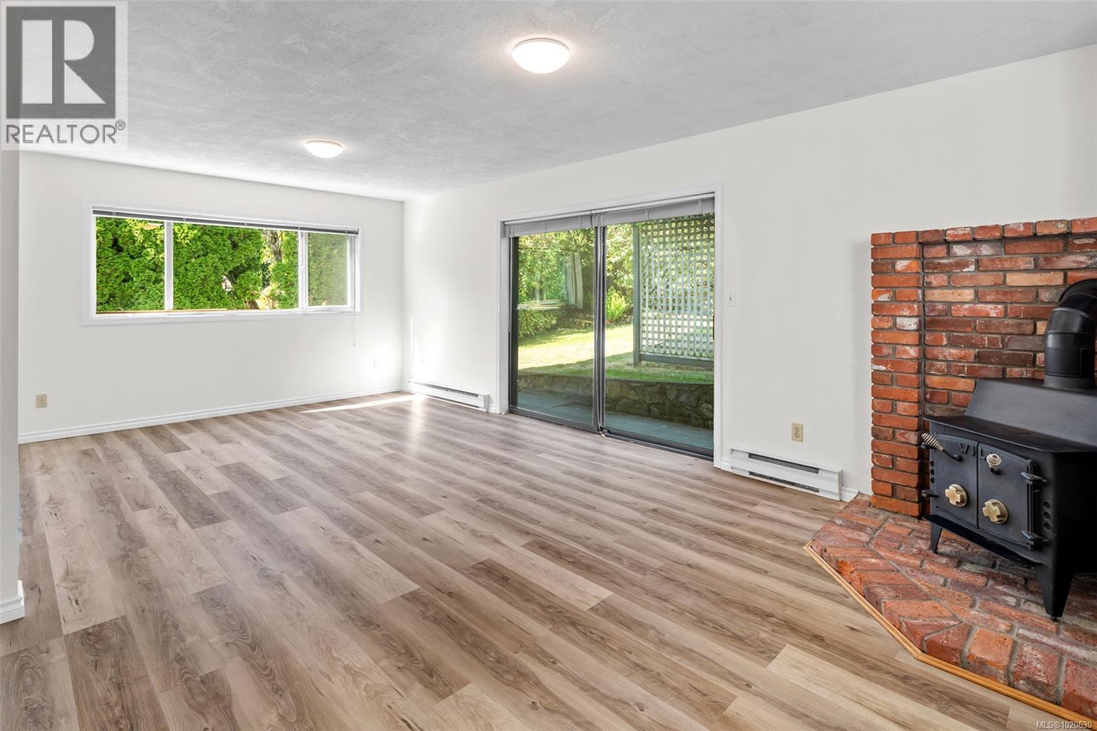 4243 Panorama Dr, Saanich