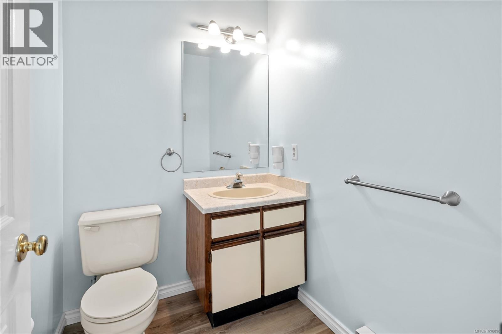 4243 Panorama Dr, Saanich