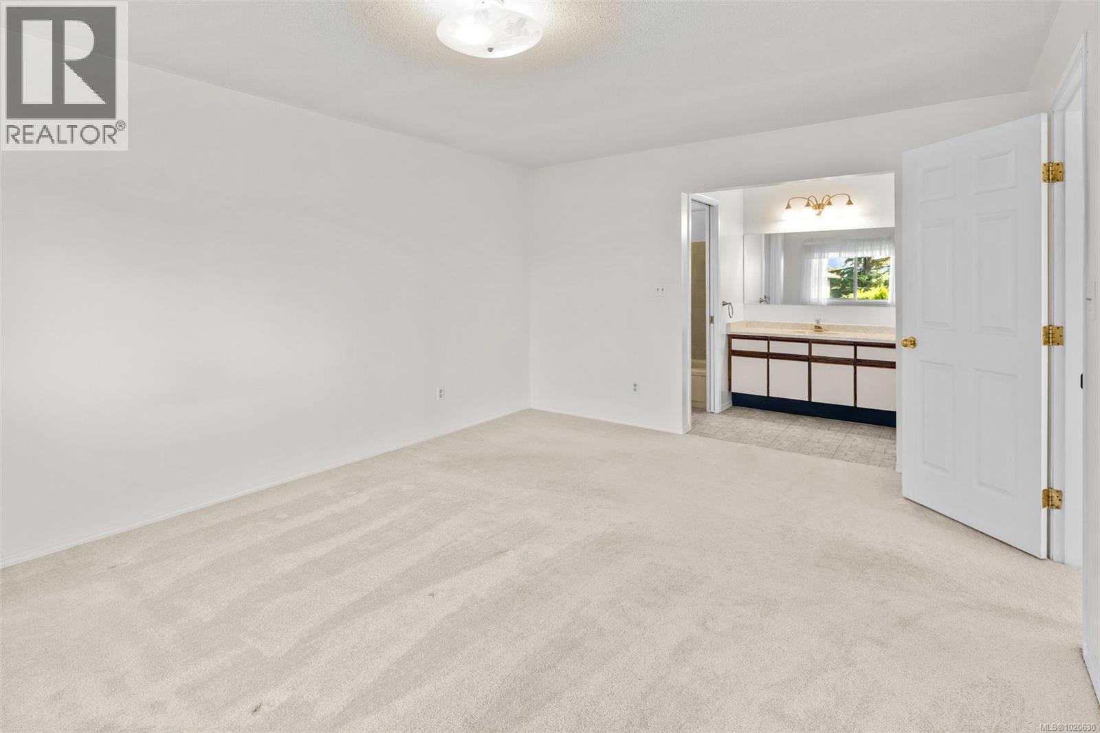 4243 Panorama Dr, Saanich