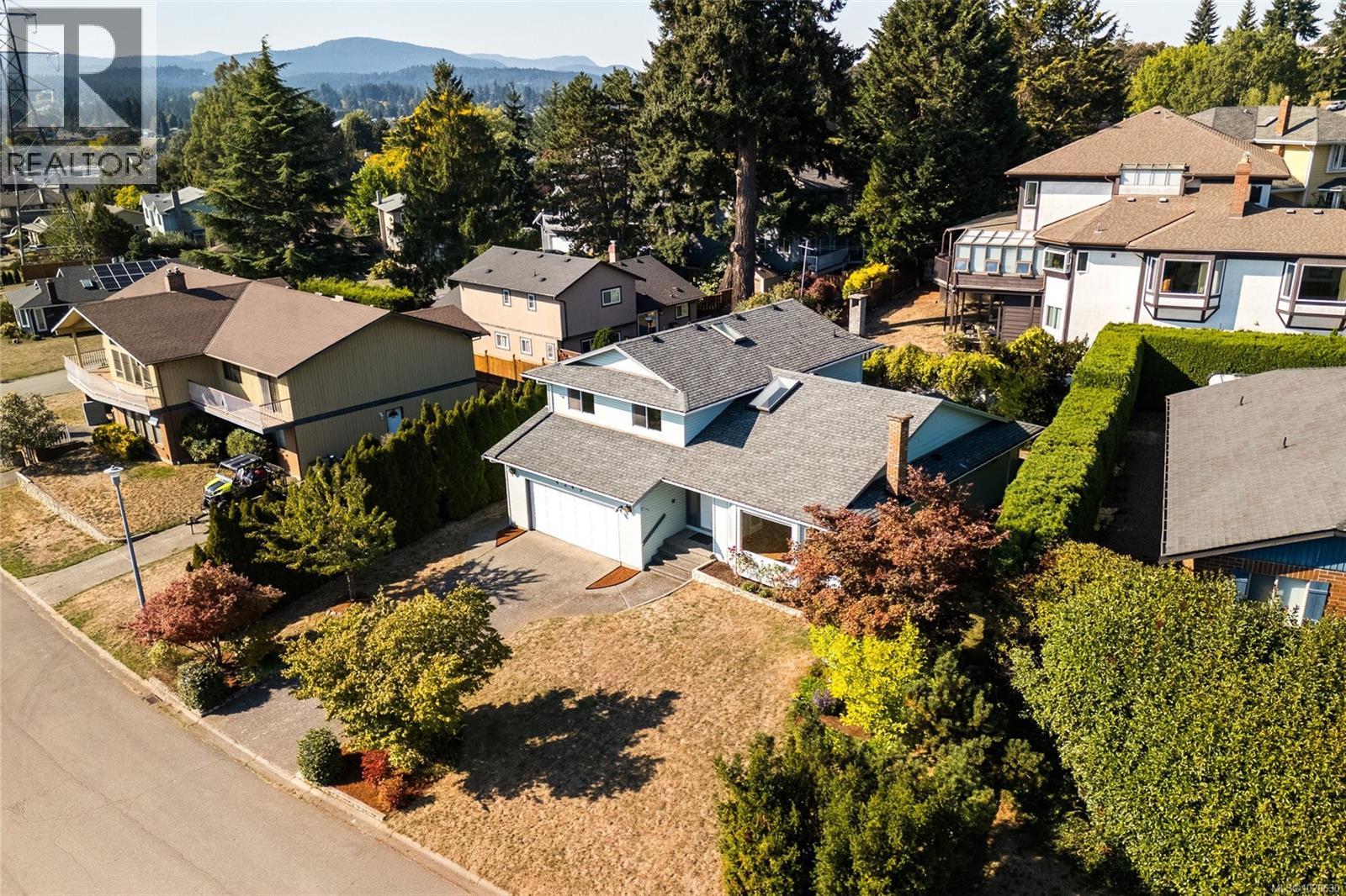 4243 Panorama Dr, Saanich