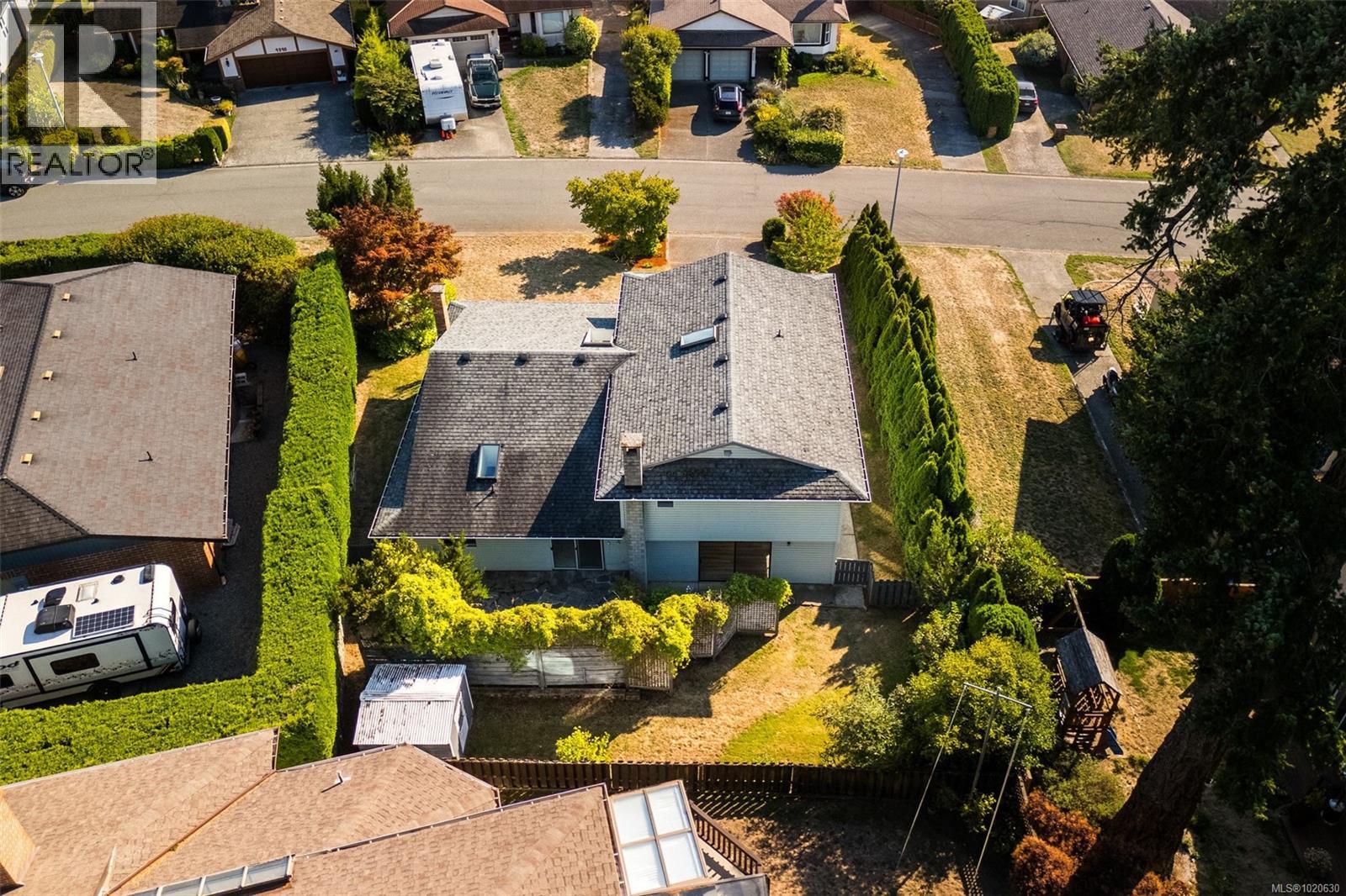 4243 Panorama Dr, Saanich