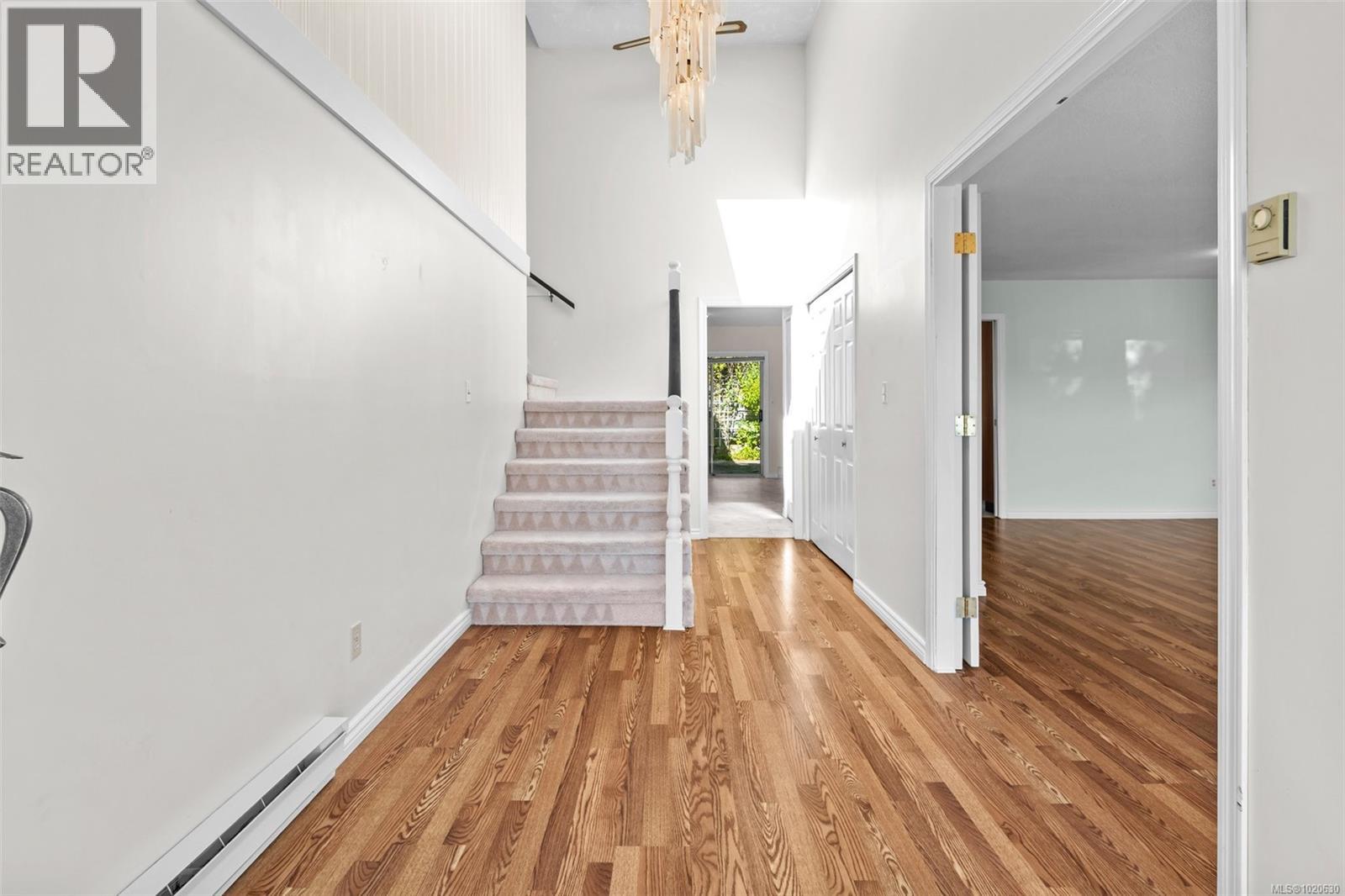 4243 Panorama Dr, Saanich