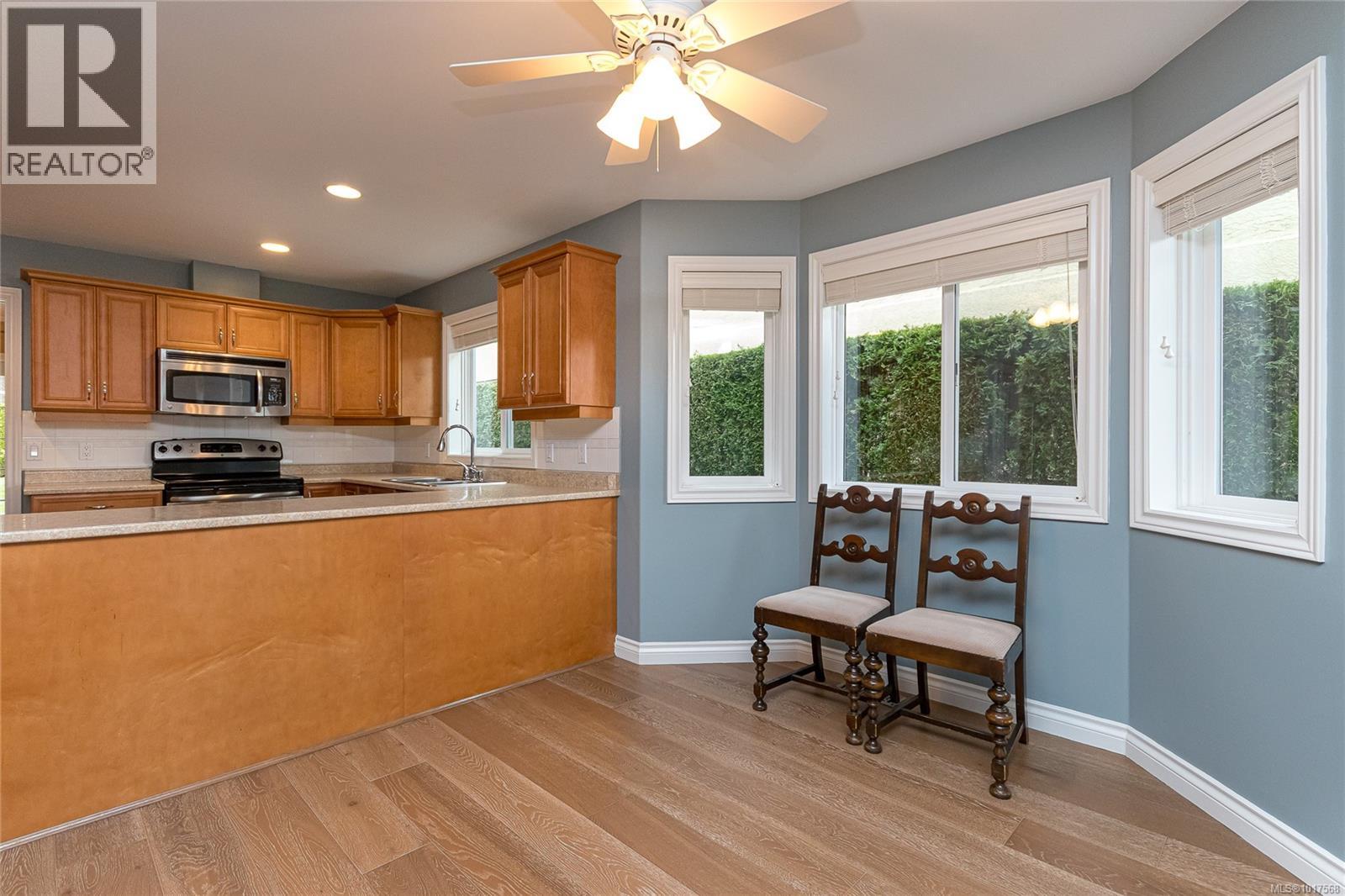  1405 Anna Clare Place, Saanich