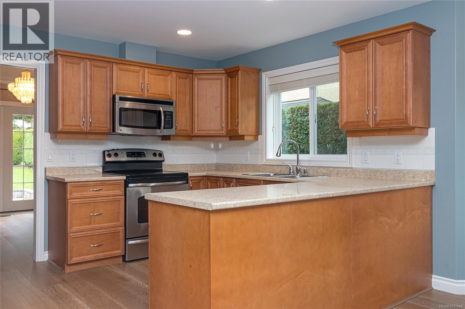  1405 Anna Clare Place, Saanich