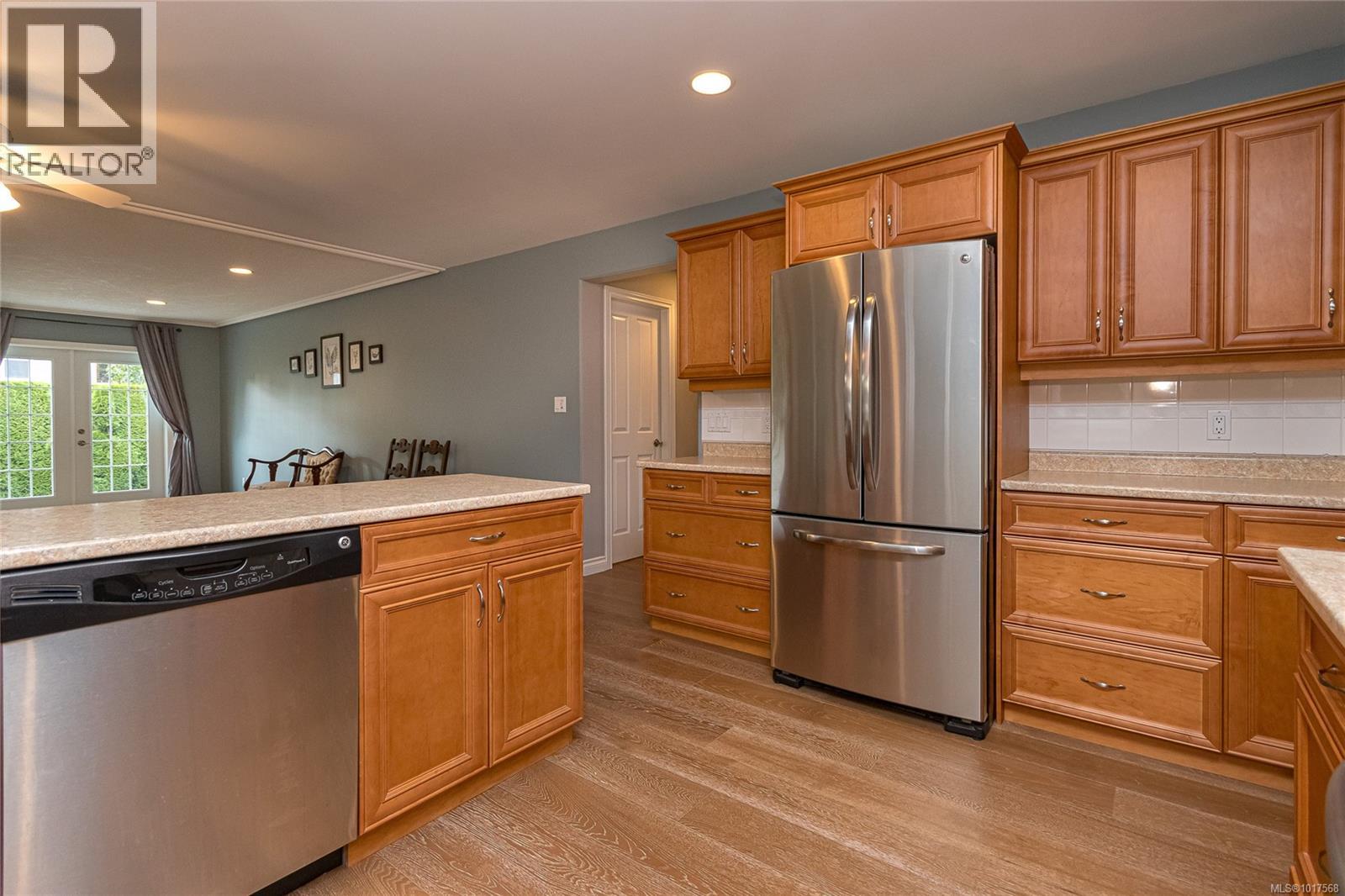  1405 Anna Clare Place, Saanich