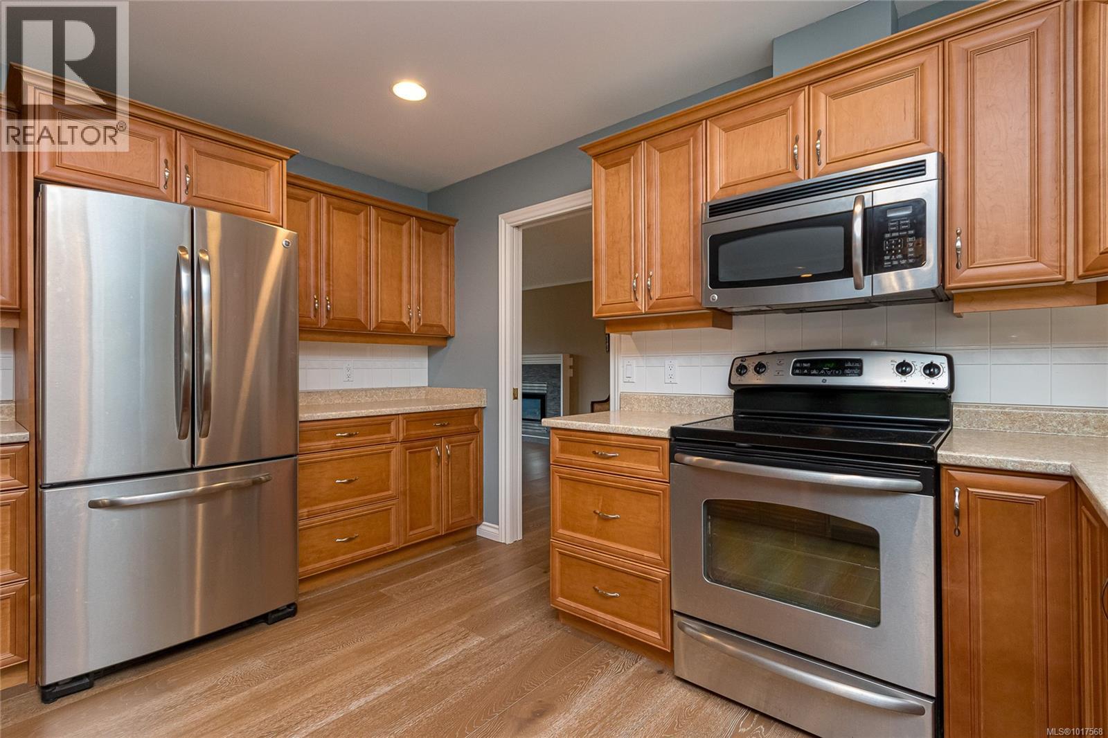  1405 Anna Clare Place, Saanich