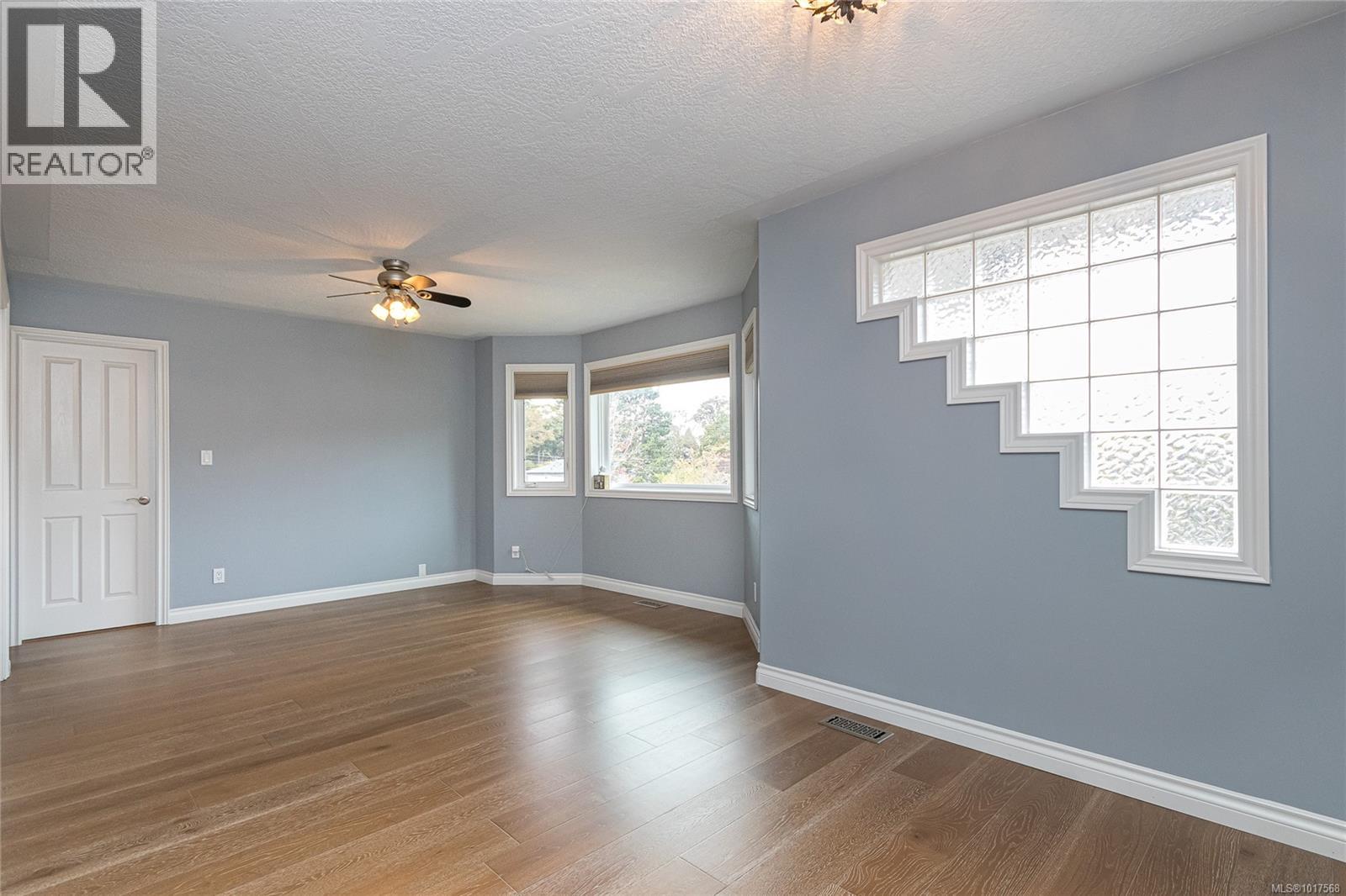  1405 Anna Clare Place, Saanich