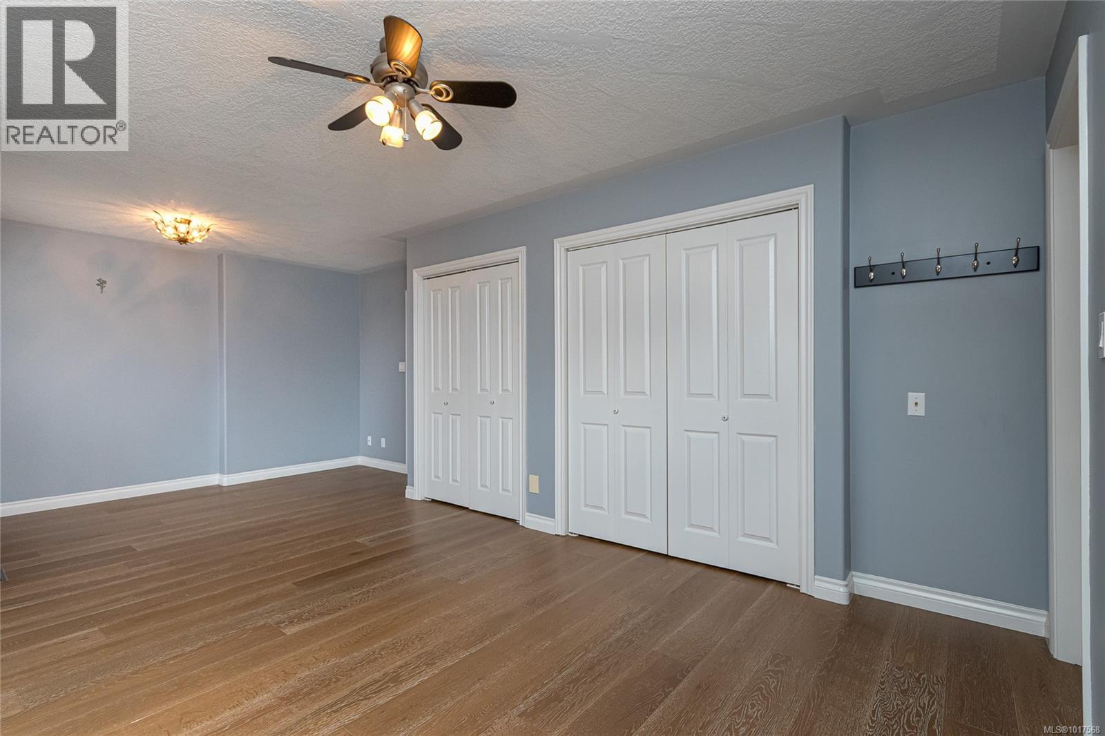  1405 Anna Clare Place, Saanich