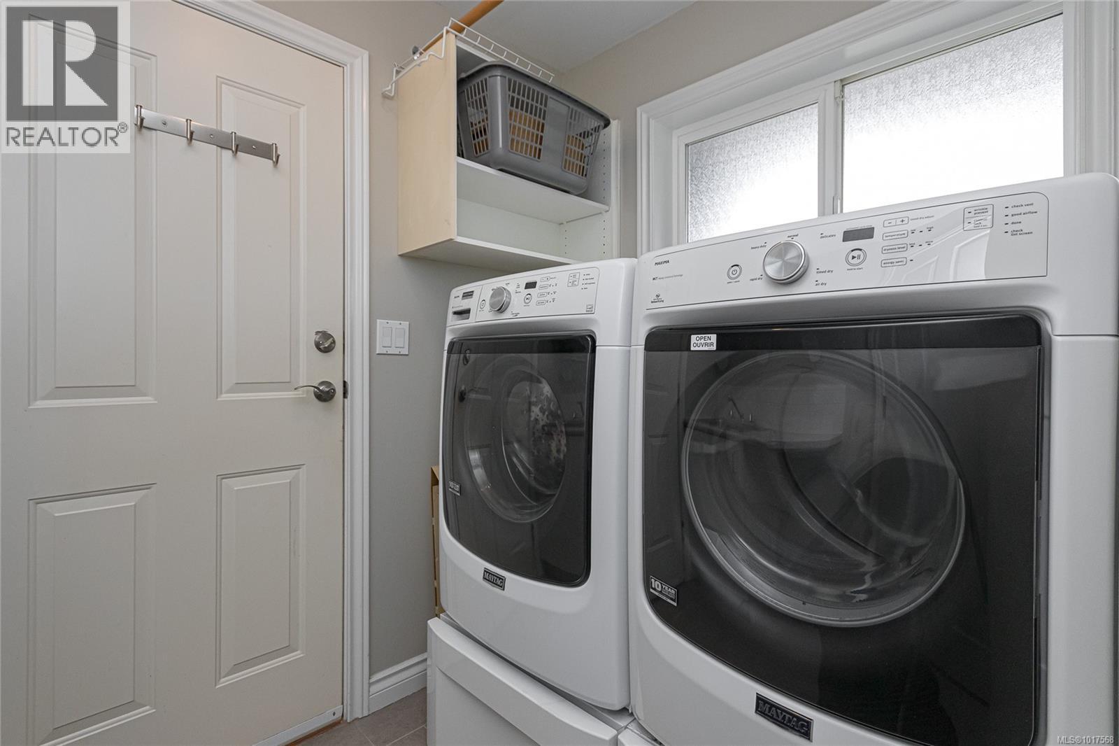  1405 Anna Clare Place, Saanich