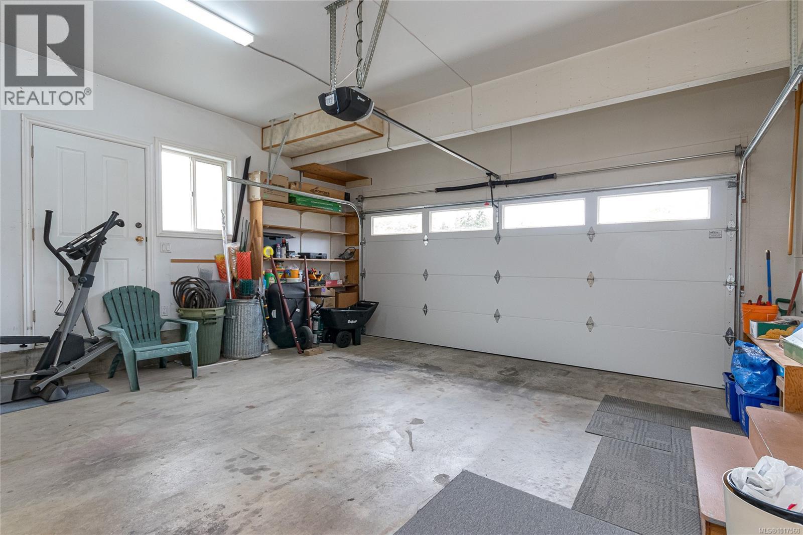  1405 Anna Clare Place, Saanich