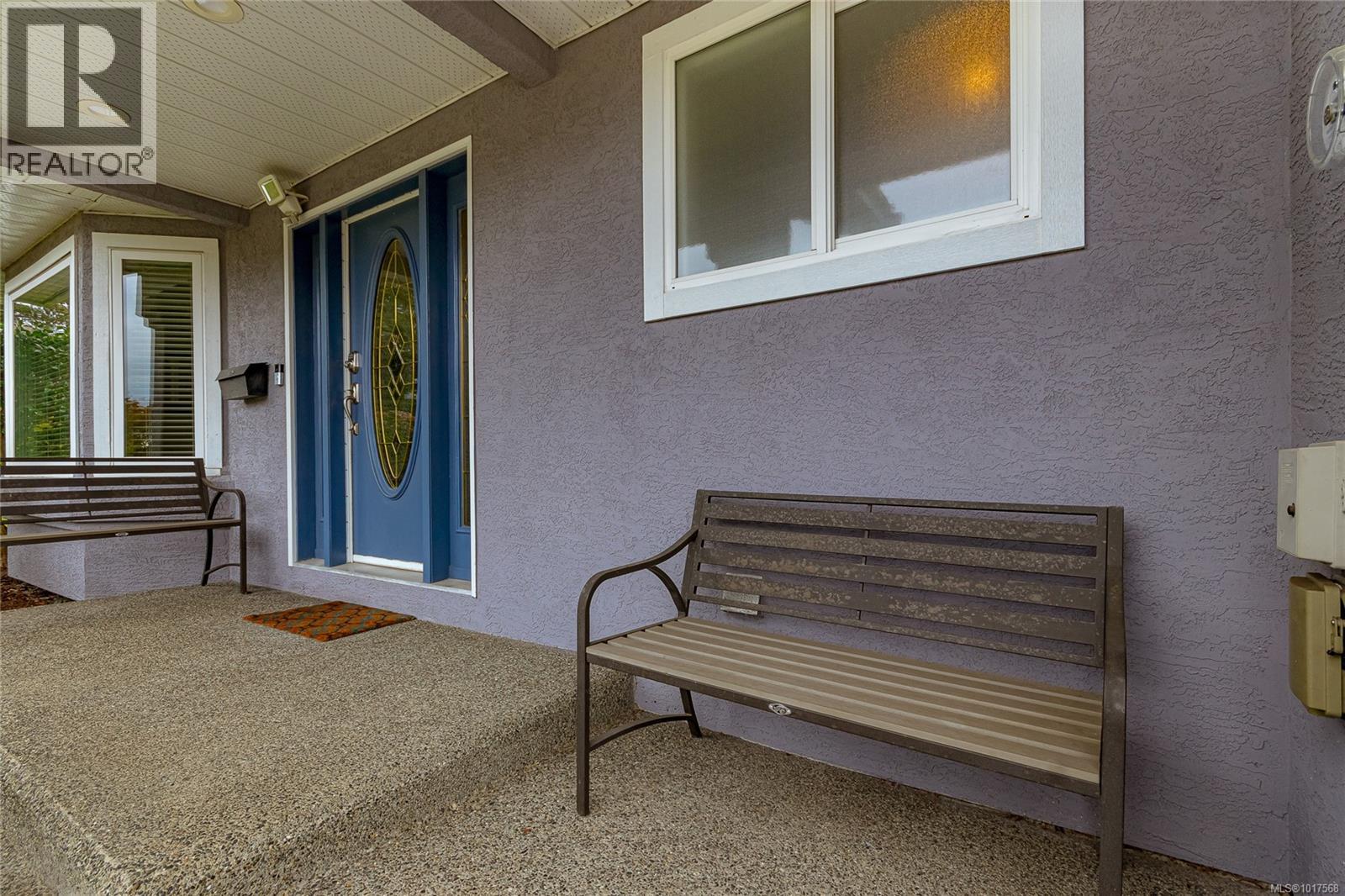  1405 Anna Clare Place, Saanich