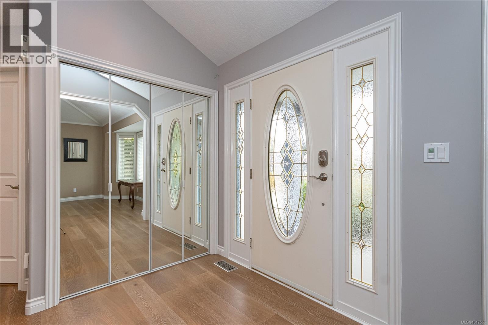  1405 Anna Clare Place, Saanich