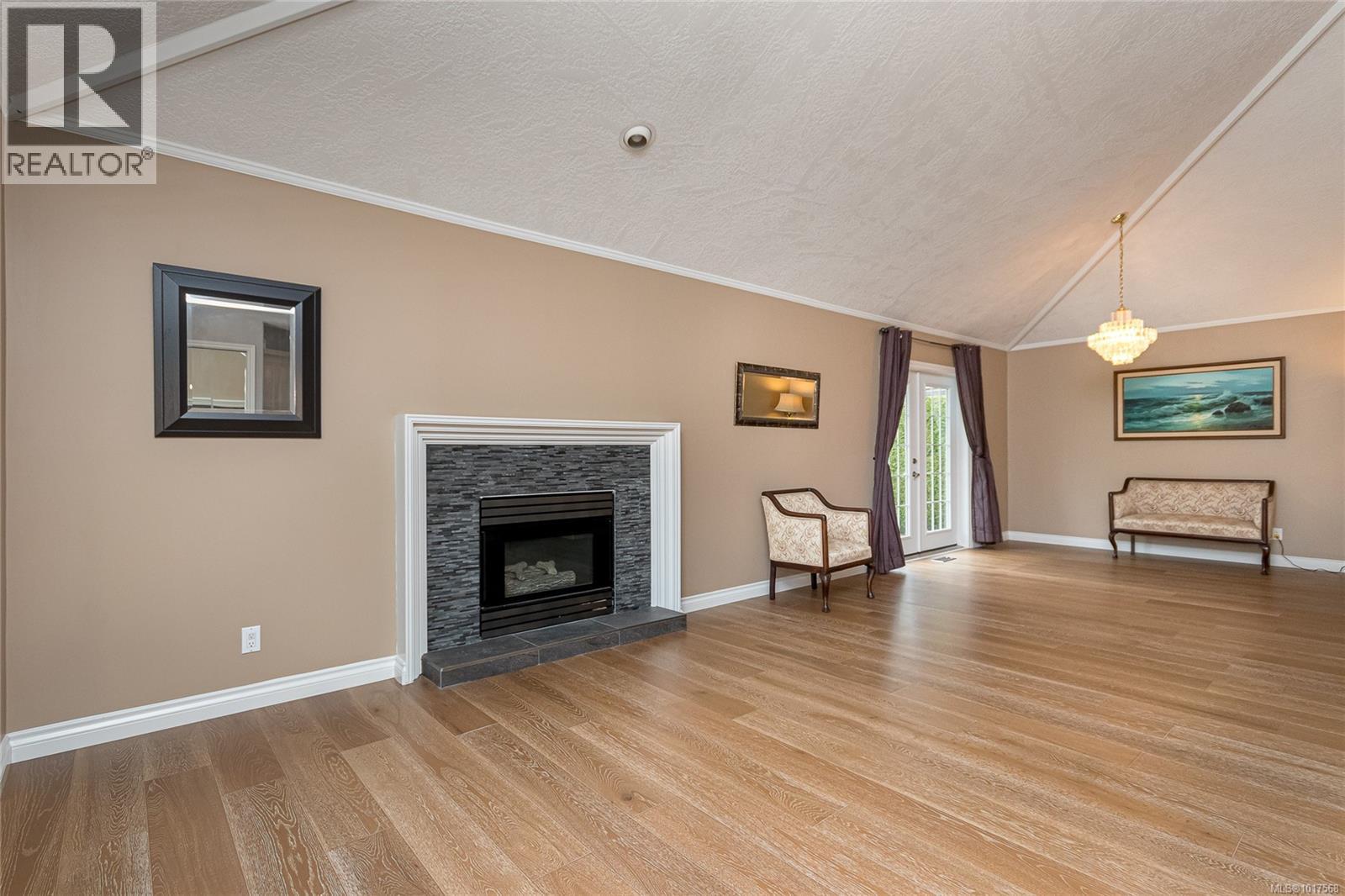  1405 Anna Clare Place, Saanich